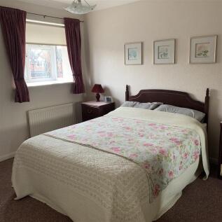 Bedroom 1.jpg