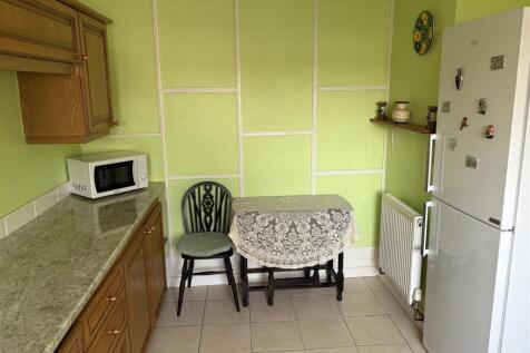 Kitchen Breakfast 2.jpg
