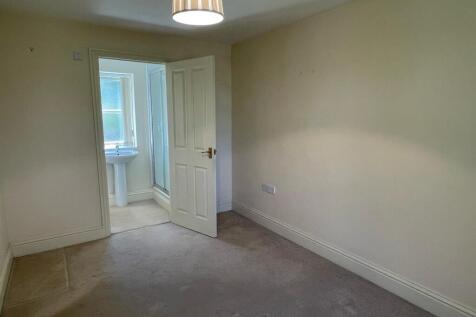 Bedroom..jpg