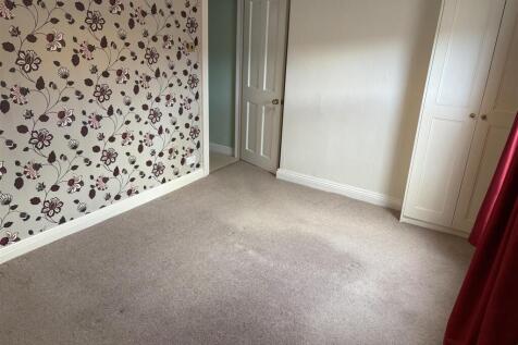 Master bedroom 1.jpg