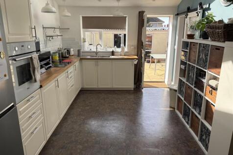 Kitchen..jpg