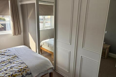 Bedroom 2..jpg