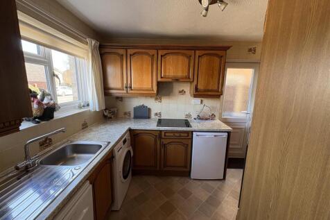 Kitchen...jpg
