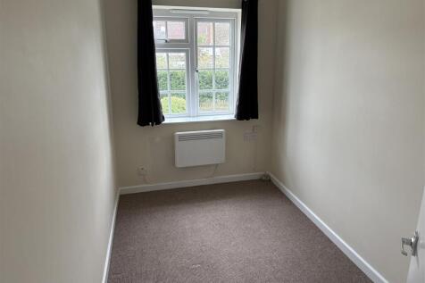 Bedroom 4.jpg