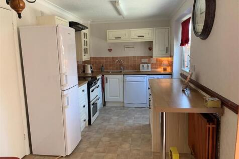 kitchen 1.jpg