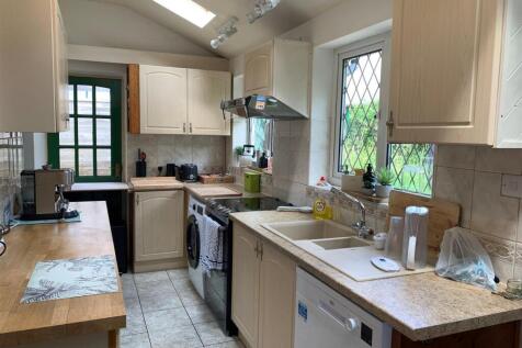 kitchen 1.jpg