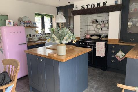 Kitchen3.jpg