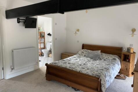 Bedroom1.jpg
