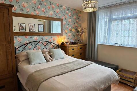 Bedroom 1.2.jpg