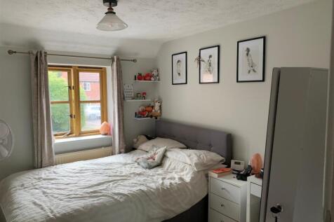 bed 1.jpg