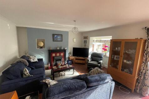 sitting room 2.jpg