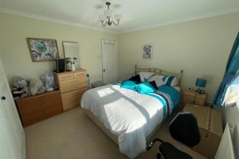 Bedroom 2.jpg