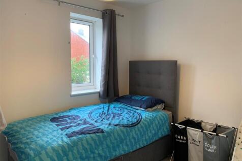 bed 2.jpg