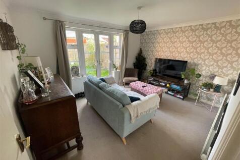 Sitting room 2.jpg