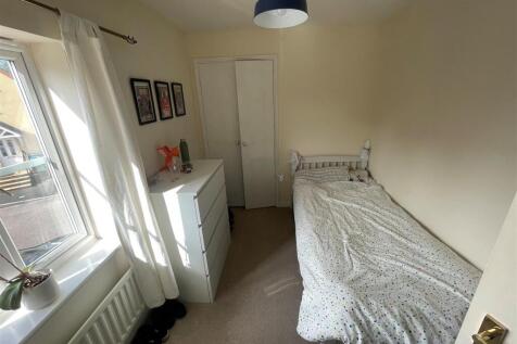 Bedroom 3 2.jpg