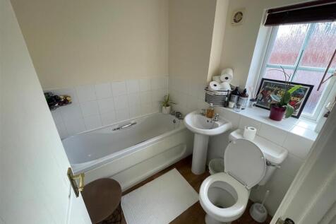 Family Bathroom.jpg