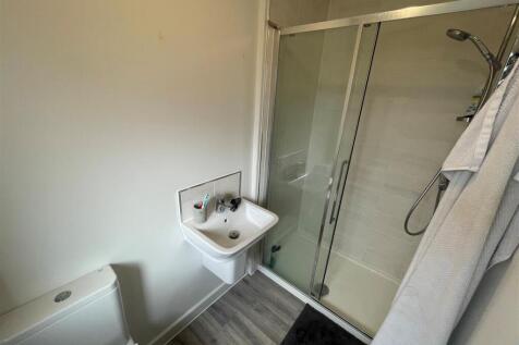 en suite 2.jpg