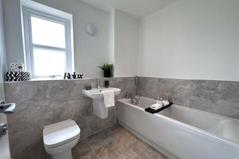 bathroom 2.jpg