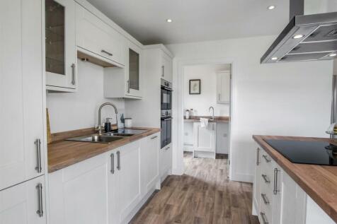 kitchen 2.jpg
