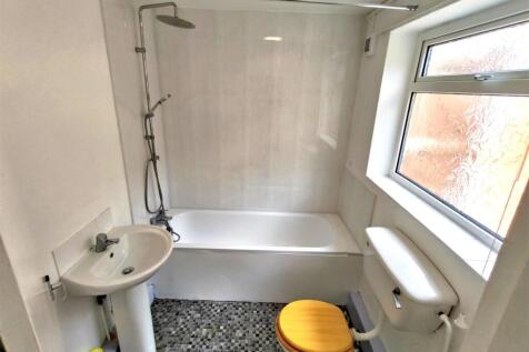 BATHROOM 2.jpg