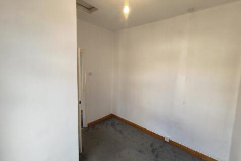 BEDROOM 2 1.jpg