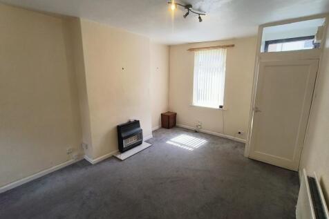 LIVINGROOM 2.jpg