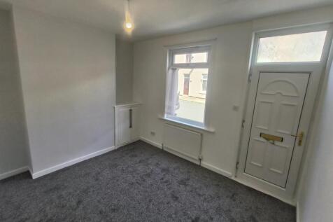 Livingroom 1.jpg