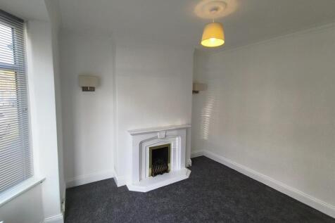 Livingroom 2.jpg