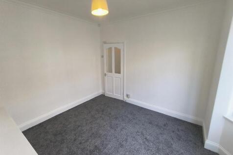 Livingroom 1.jpg