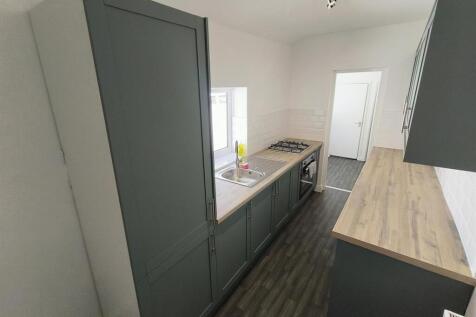 Kitchen 1.jpg