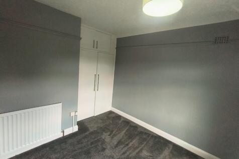 BEDROOM 2 1.jpg