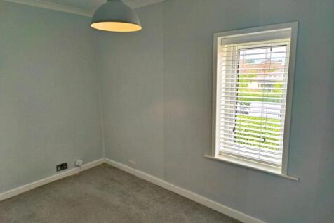 bedroom 1 1.jpg