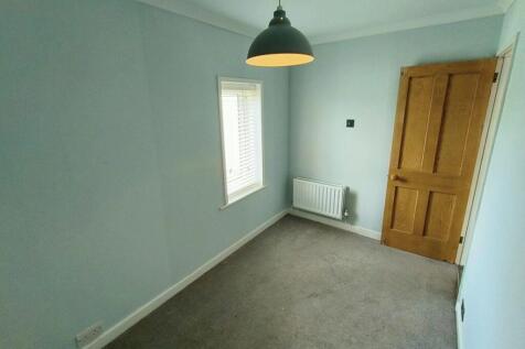 bedroom 1 3.jpg