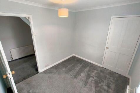 bedroom 3.jpg