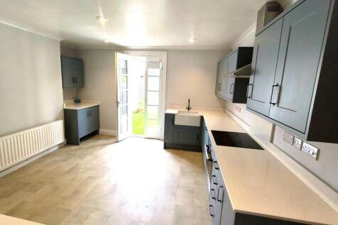 kitchen 1.jpg