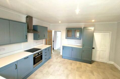 kitchen 2.jpg
