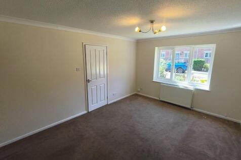 livingroom 2.jpg