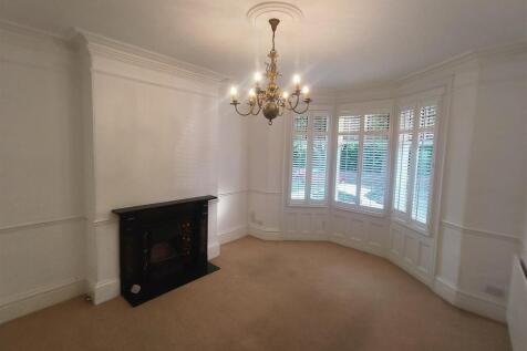LIVINGROOM.jpg