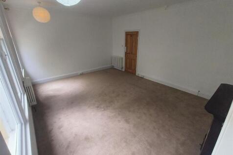 BEDROOM 3   5.jpg