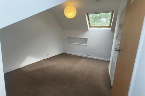 ATTIC ROOM 2.jpg