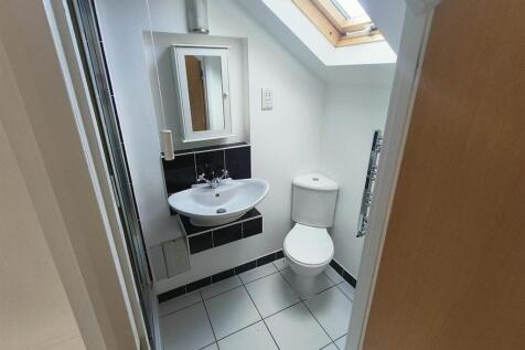 ENSUITE BATHROOM.jpg