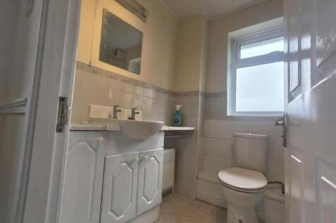 BATHROOM 2.jpg