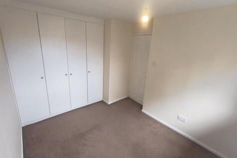 BEDROOM 1 2.jpg