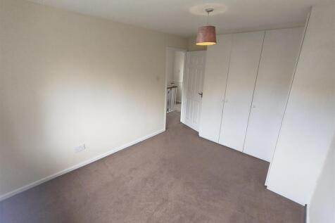 BEDROOM 2 1.jpg