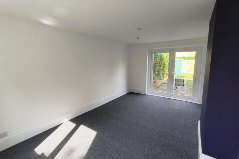 LIVINGROOM 3.jpg