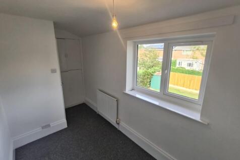 BEDROOM 3 1.jpg