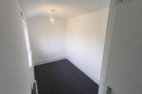 BEDROOM 3.jpg