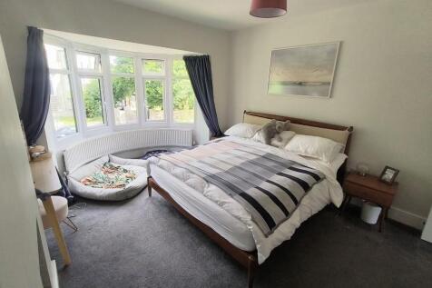 bedroom 1 2.jpg