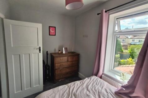 bedroom 2 1.jpg