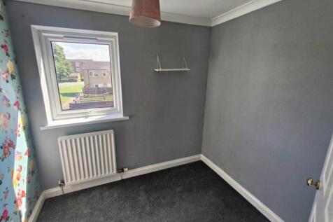 BEDROOM 3 2.jpg